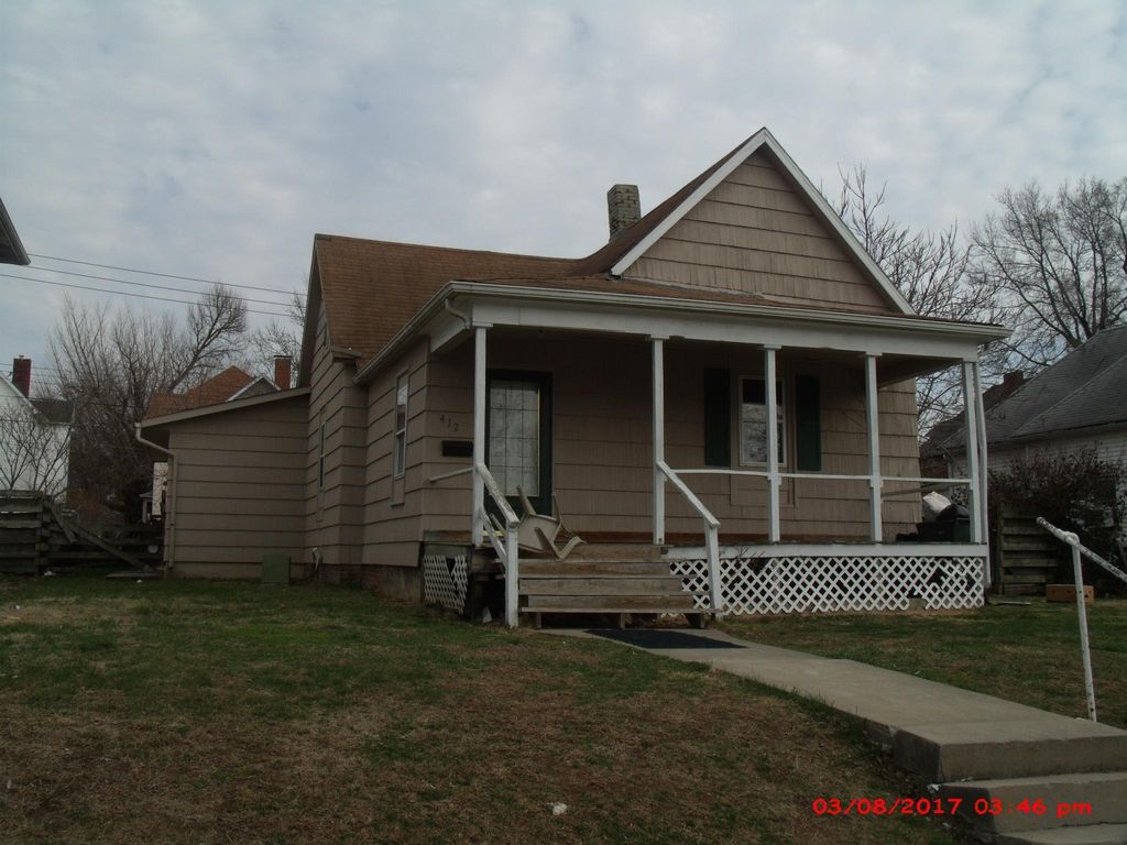 412 S  4th St, Moberly, MO 65270