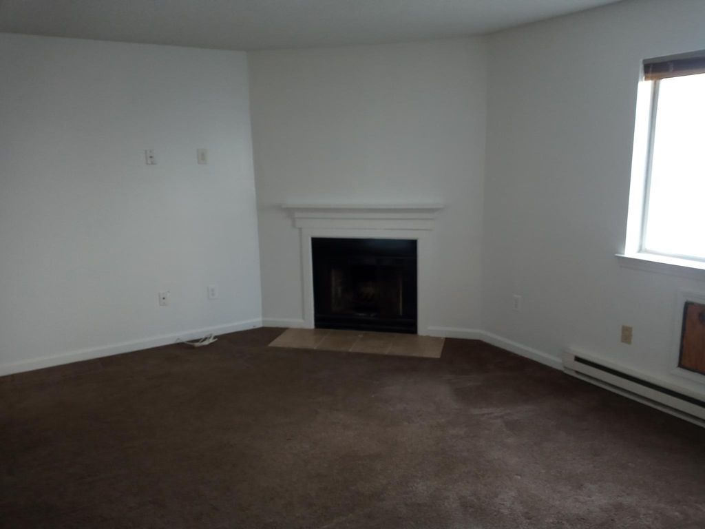 106 Hamden Ave #B, Waterbury, CT 06704