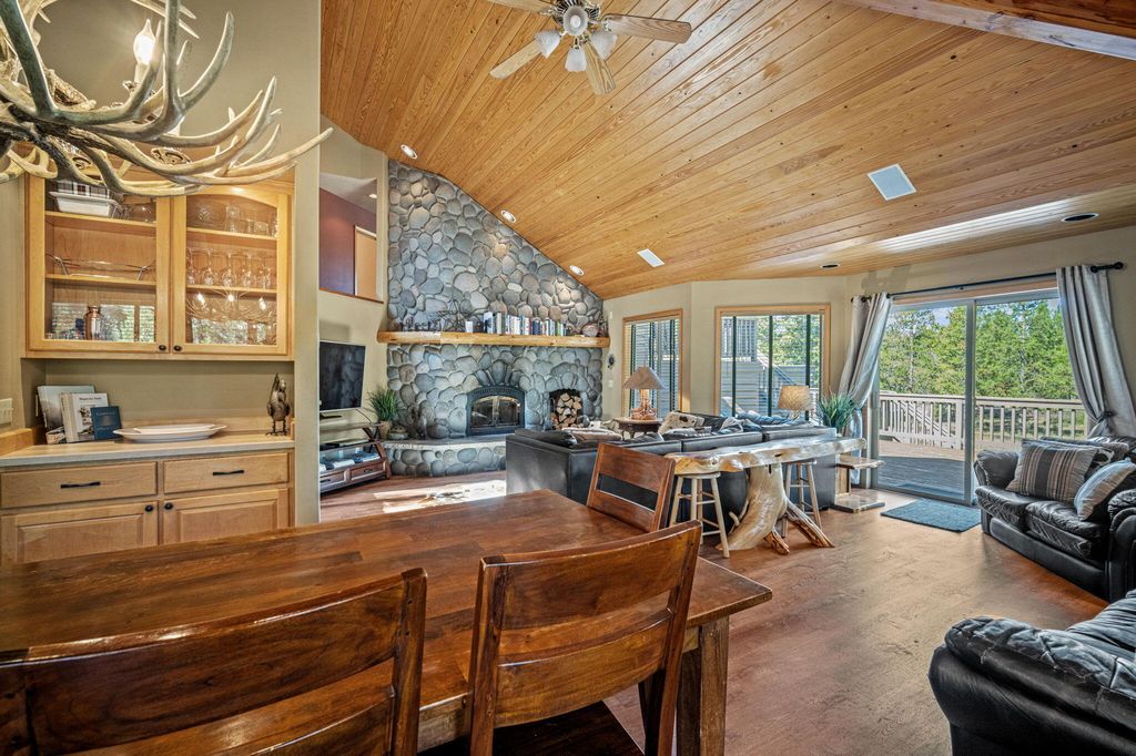 17745 Sarazen Ln #7, Bend, OR 97707