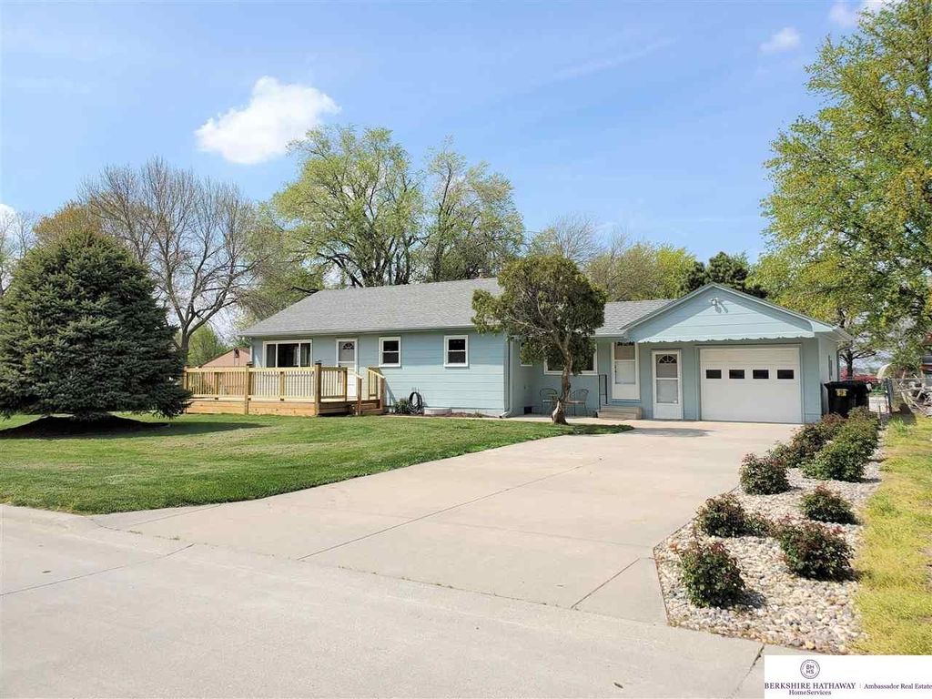 104 E Cedar St, Cedar Bluffs, NE 68015 Trulia