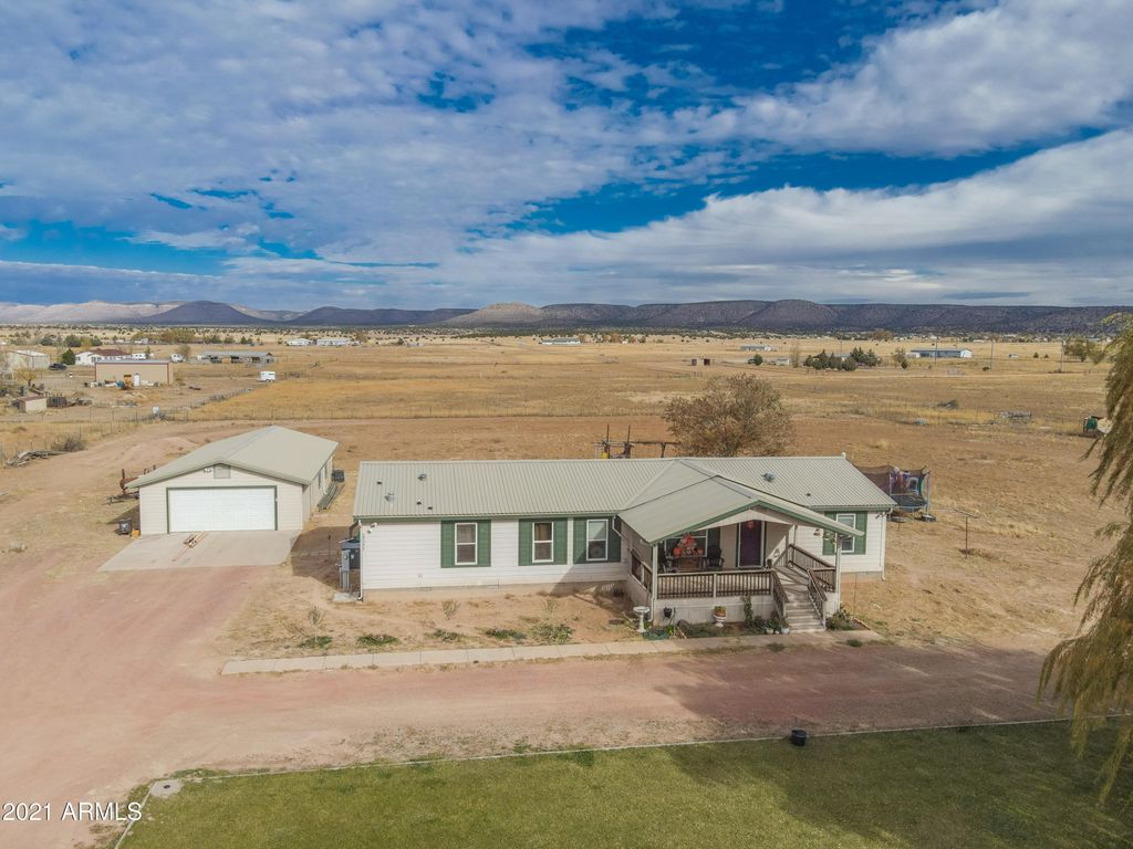 25355 N Mitchell Ln, Paulden, AZ 86334 3 Bed, 2 Bath Mobile