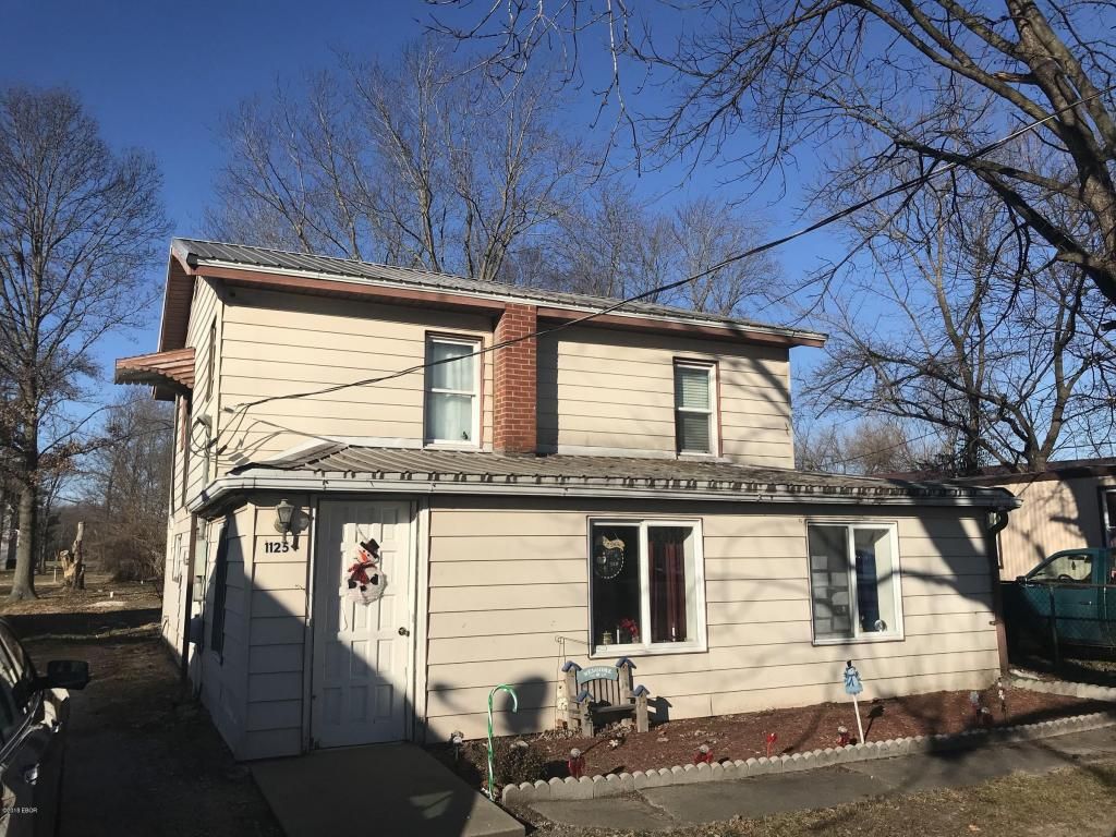 1125 S Washington St, Du Quoin, IL 4 Bed, 2 Bath SingleFamily Home