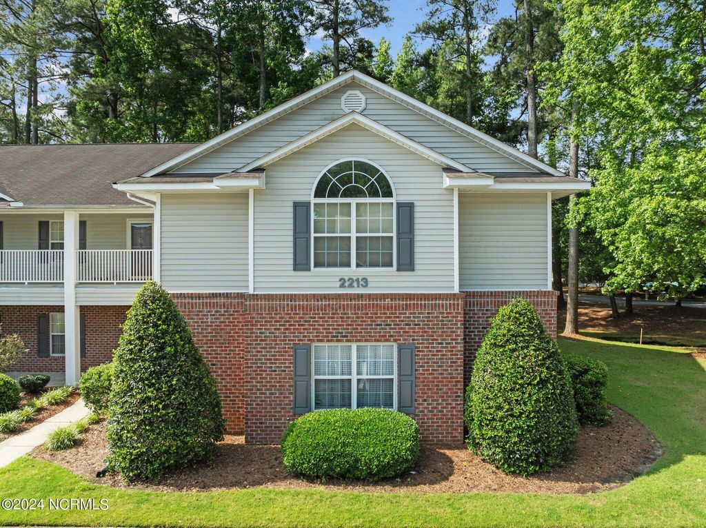 2213 Locksley Woods Drive UNIT H, Greenville, NC 27858 MLS 100449579