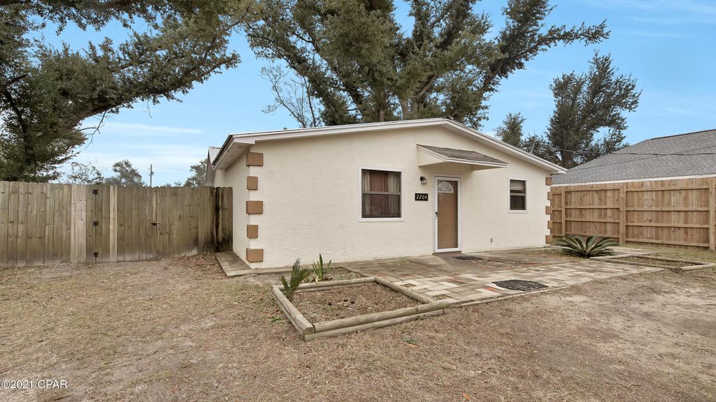 2204 E 6th Ct, Panama City, FL 32401