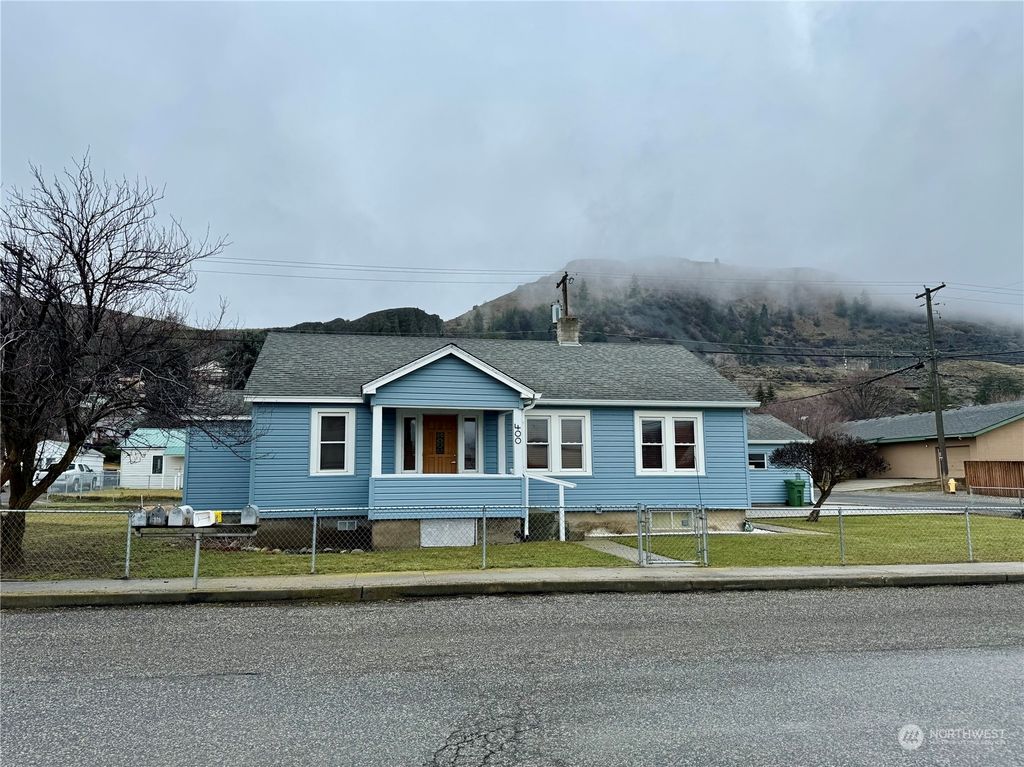400 Roosevelt Drive, Grand Coulee, WA 99133