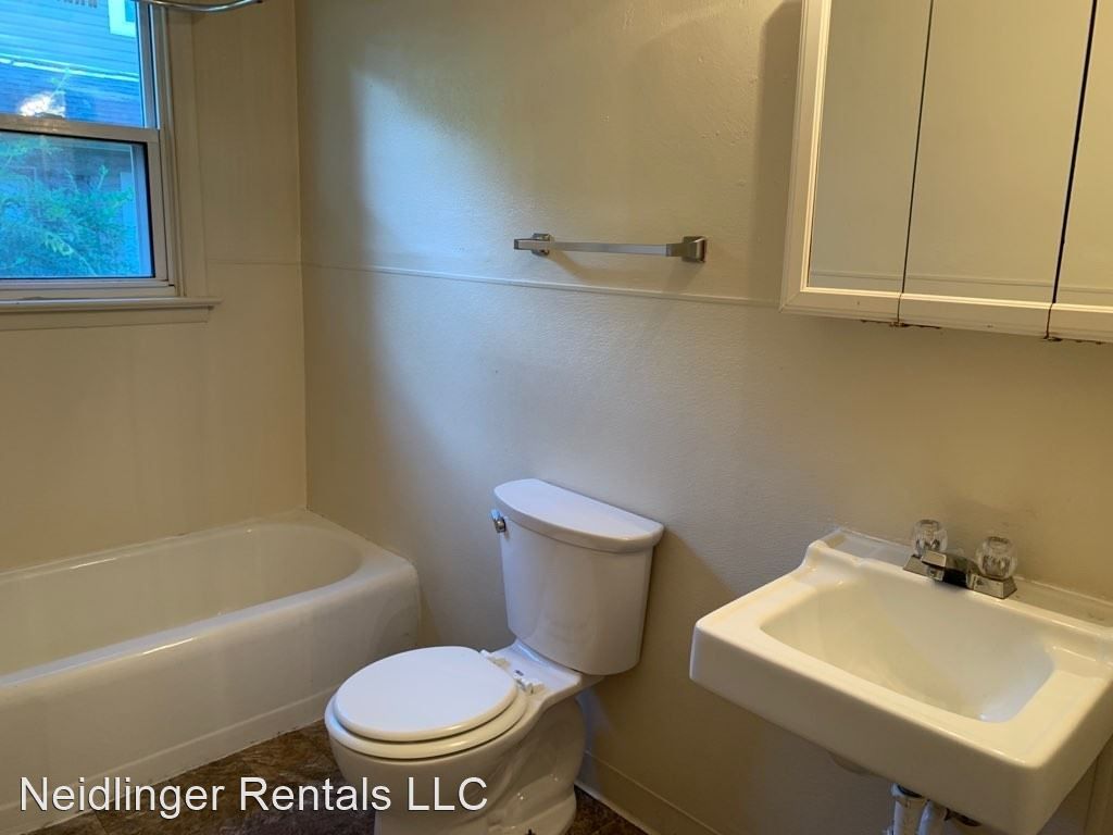 435 N Pitt St #4, Carlisle, PA - 1 Bed, 1 Bath Apartment - 10 Photos