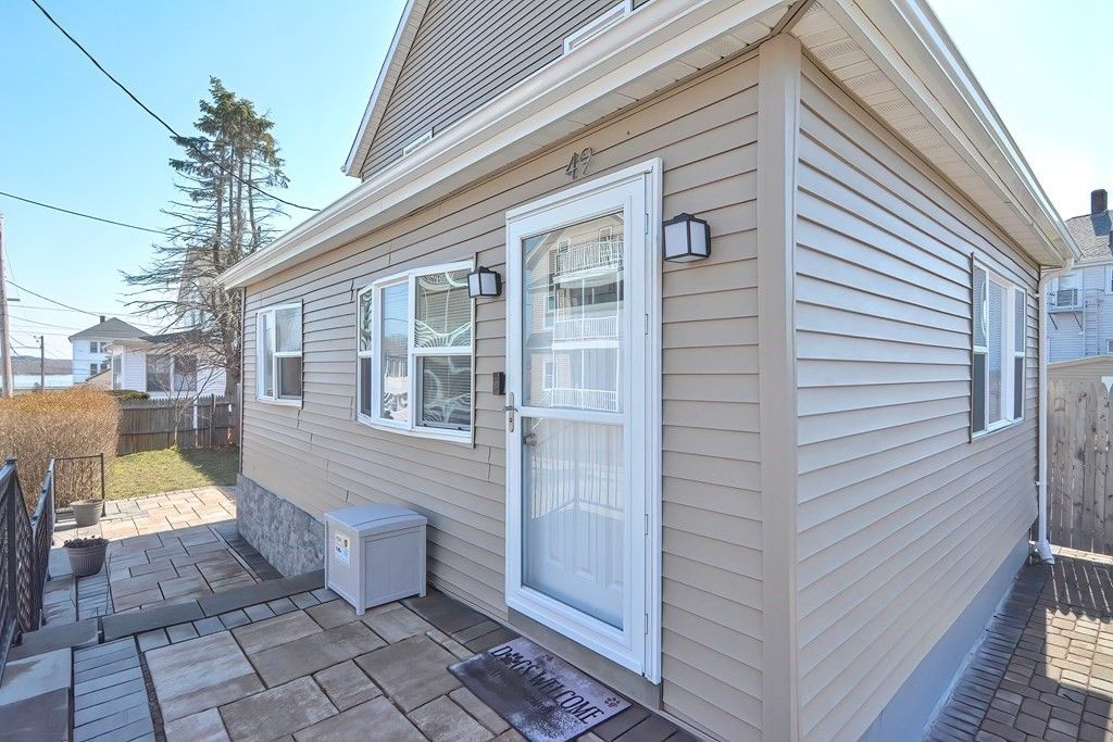 49 Alsop St, Fall River, MA 02723