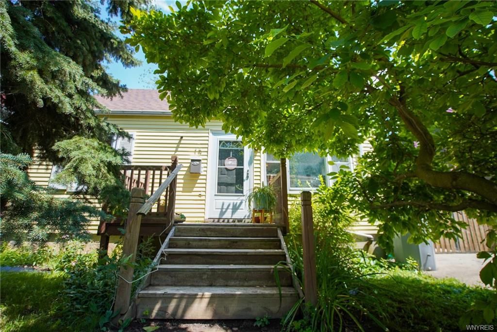 15 Cecil St, Buffalo, NY 14216