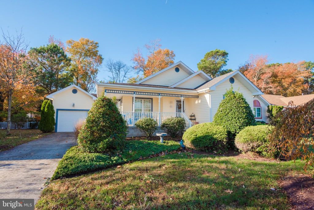12 White Crane Dr, Berlin, MD 21811