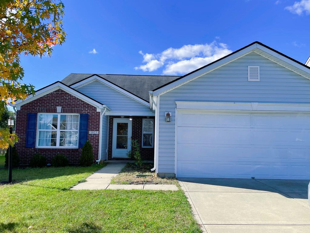 1923 Creekstone Dr, Columbus, IN 47201