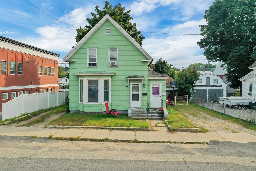 49 River St, Sanford, ME 04073