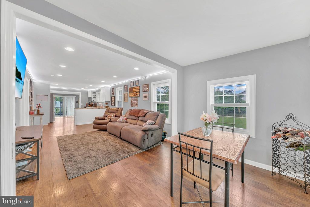 61 Brook Ln, Trenton, NJ 08619