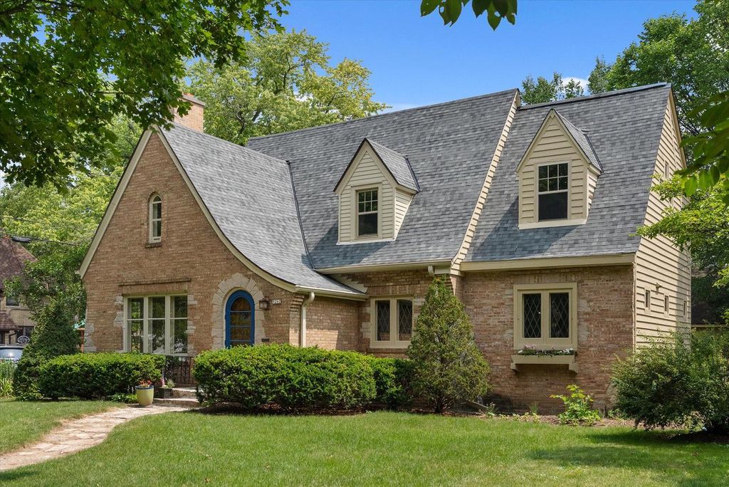 5262 North Hollywood AVENUE, Whitefish Bay, WI 53217 Trulia