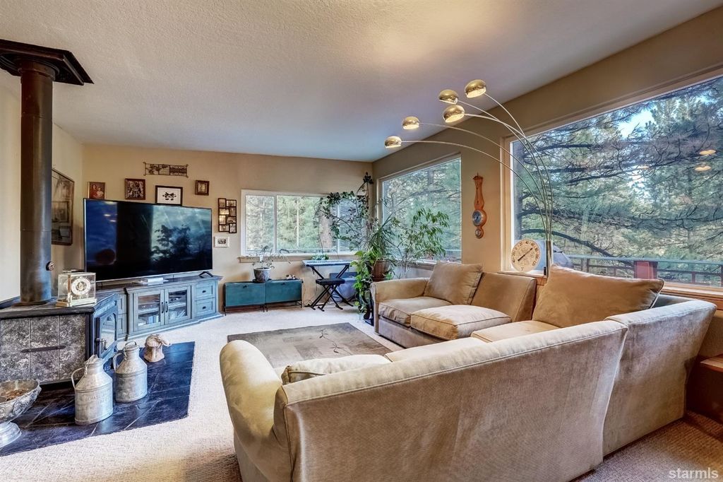 875 Clement St, South Lake Tahoe, CA 96150