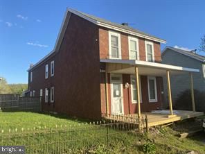 319 Kennedy Ave, Mertztown, PA 19539