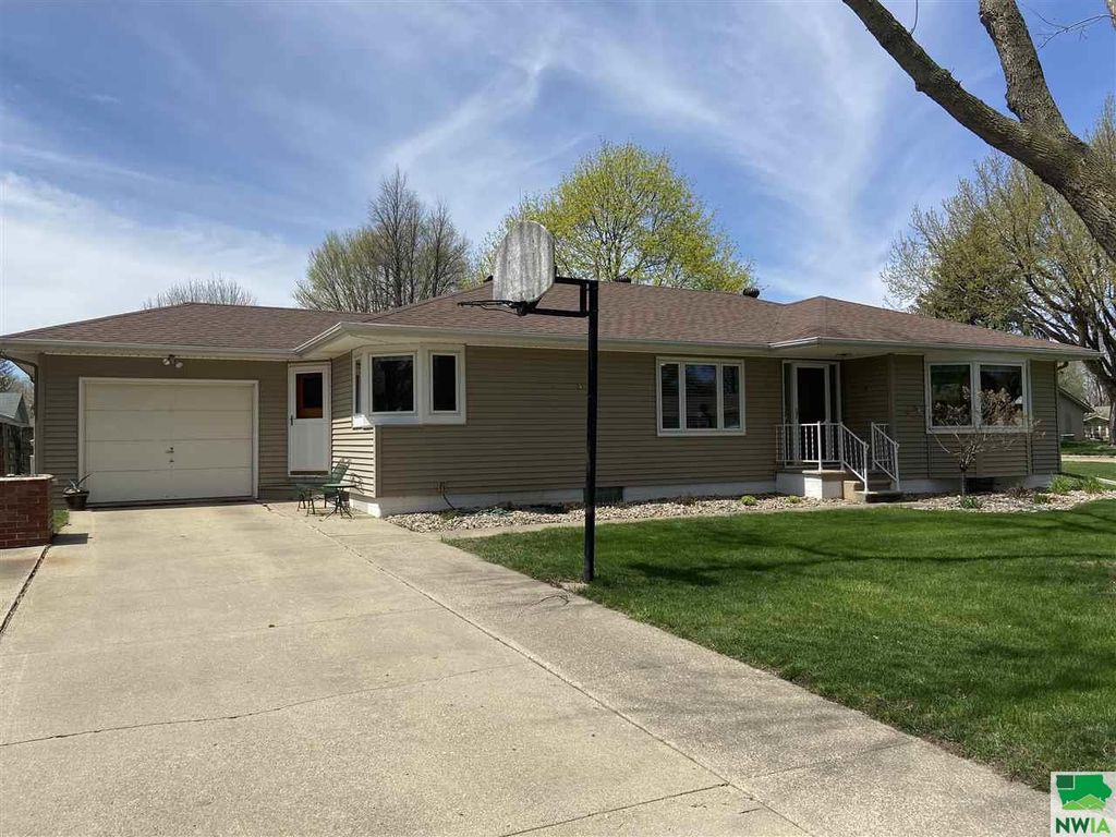 602 Iowa Ave SW, Orange City, IA 51041 Trulia