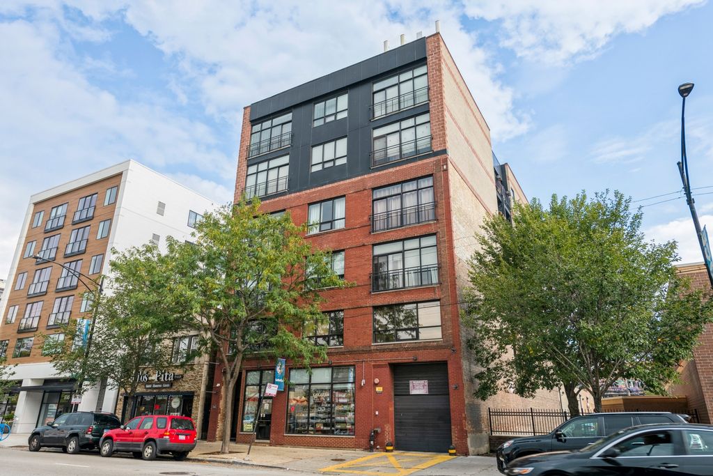 6135 N Broadway St #305, Chicago, IL 60660