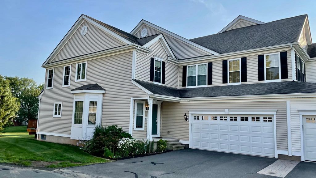 151 Barkledge Dr, Newington, CT 06111