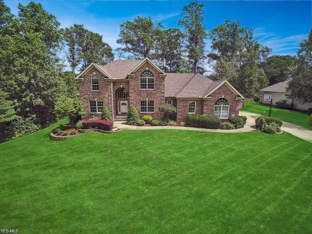 11010 Quail Hollow Dr, Concord Township, OH 4 Bed, 5 Bath Single