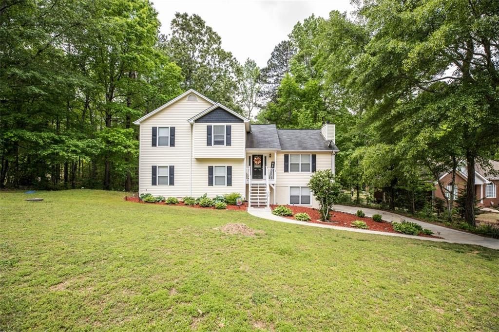 138 Mountain Oaks Dr, Carrollton, GA 30116 3 Bed, 3 Bath Single