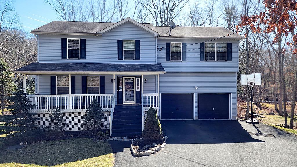 405 Saunders Dr, Bushkill, PA 18324