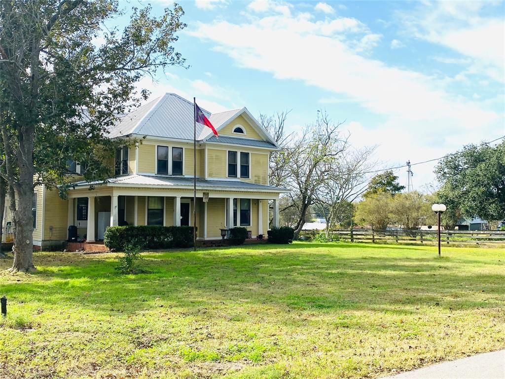 1417 Main St, Industry, TX 78944