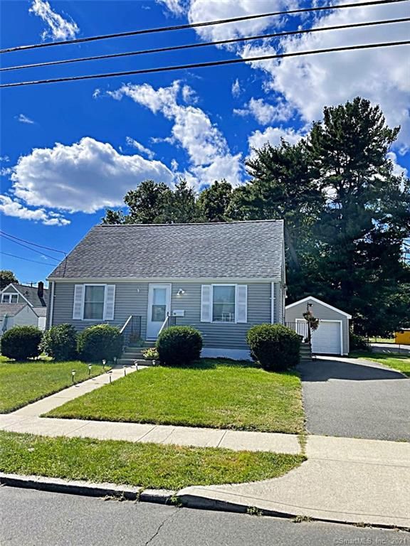 10 Harkness Dr, Milford, CT 06460
