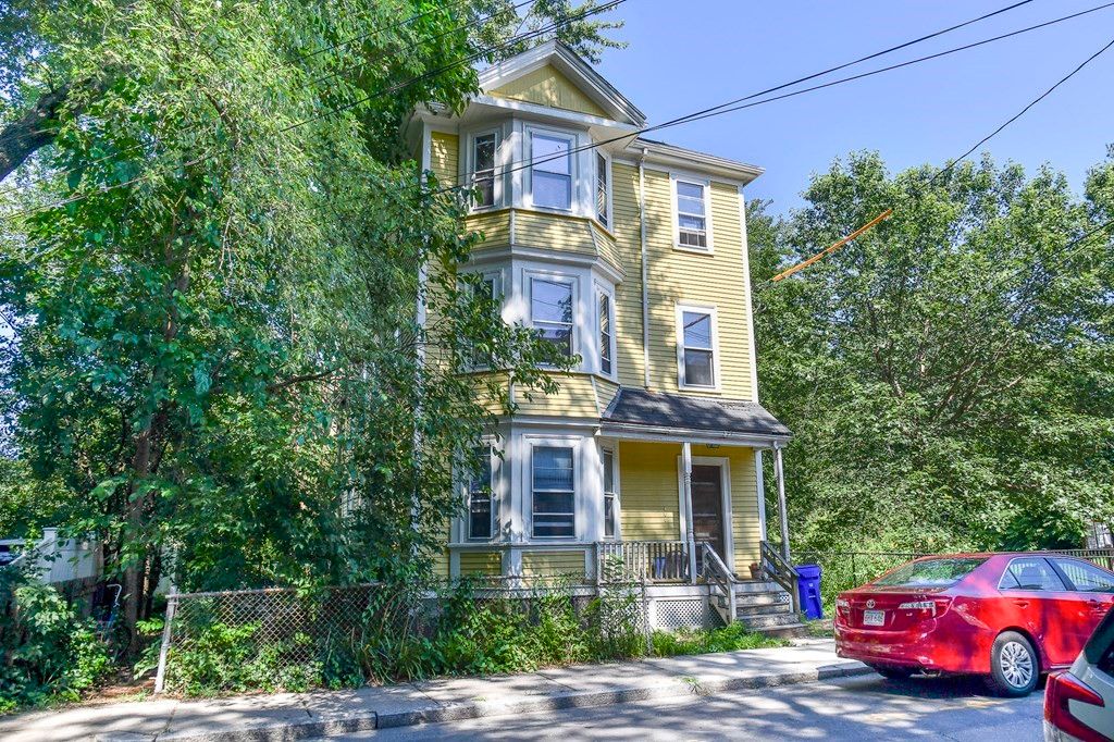 104 Williams St, Jamaica Plain, MA 02130