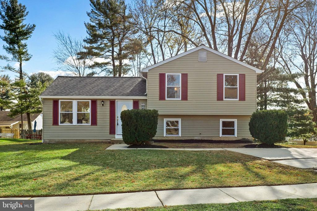 8347 Streamwood Dr, Pikesville, MD 21208