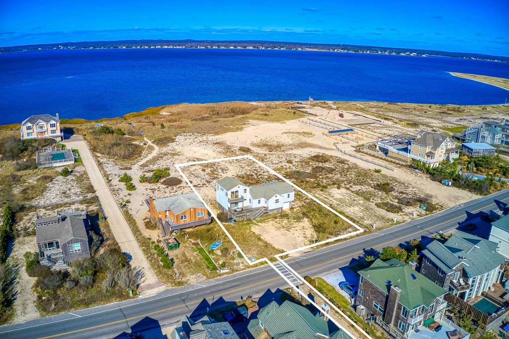782 Dune Rd, Westhampton Beach, NY 11978