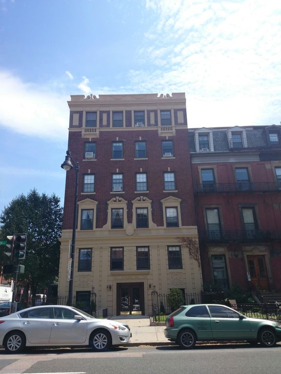 401 Beacon St, Newton, MA 02467