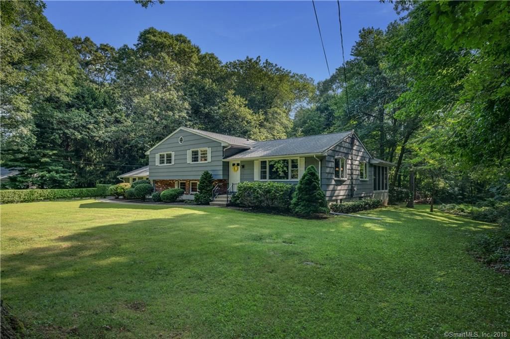 56 Flintlock Rd, Madison, CT 06443