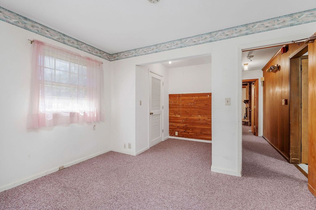 Photo 42 of 640 Cill St