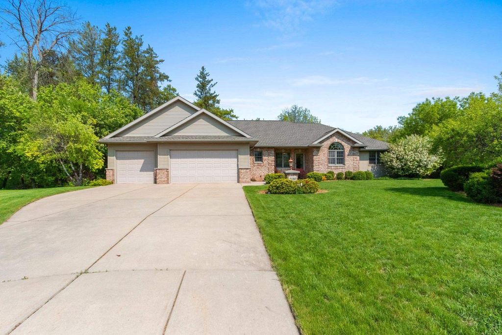 2180 RIVER TRAIL COURT, De Pere, WI 54115