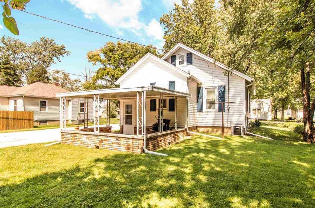 112 La Salle Ave, Creve Coeur, IL 2 Bed, 1 Bath SingleFamily Home