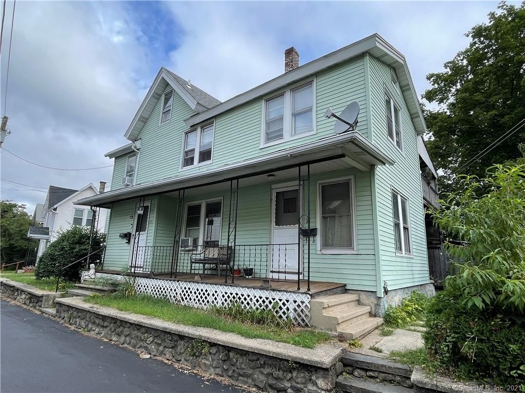 15 Tolles Sq, Naugatuck, CT 06770