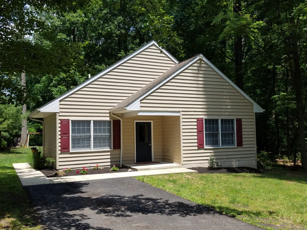 1715 Snyder Rd, Green Lane, PA 18054 Trulia