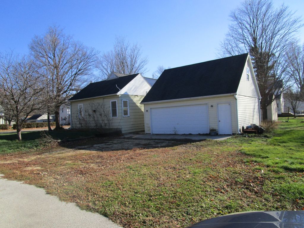 245 N Pine St, Waterman, IL 60556 Trulia