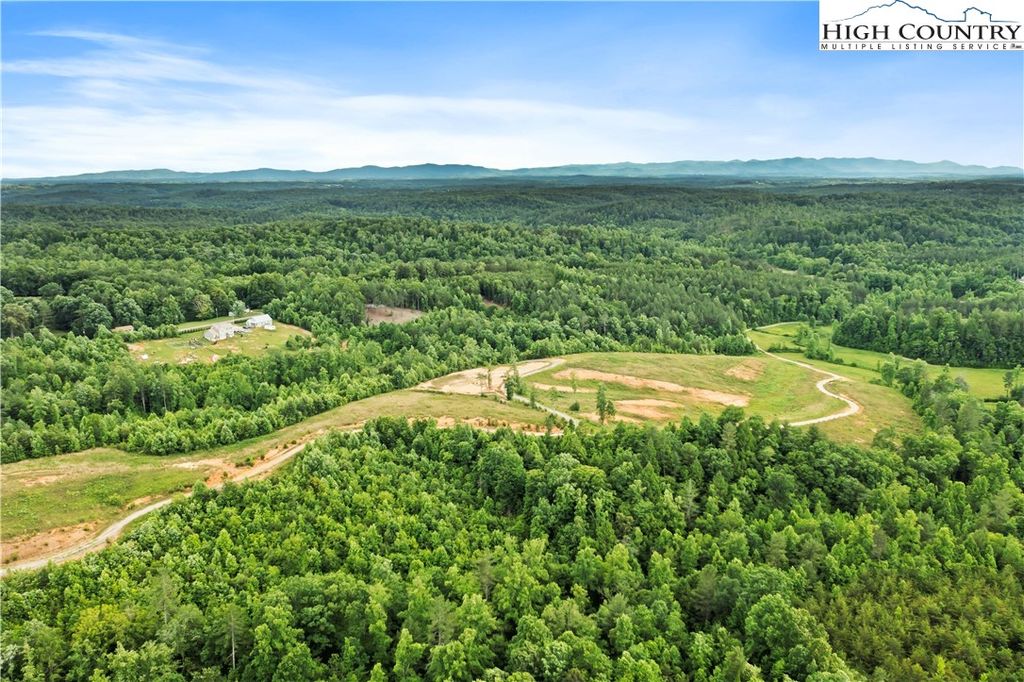 1921/4920 Graceland/Celia Creek Drive, Lenoir, NC 28645