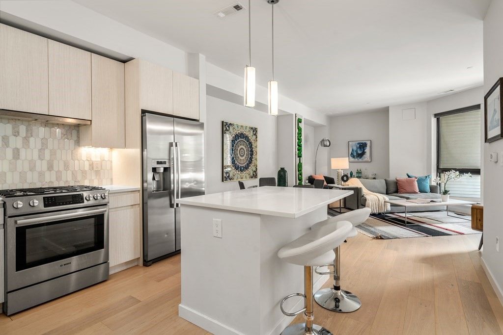 45 W 3rd St #202, South Boston, MA 02127