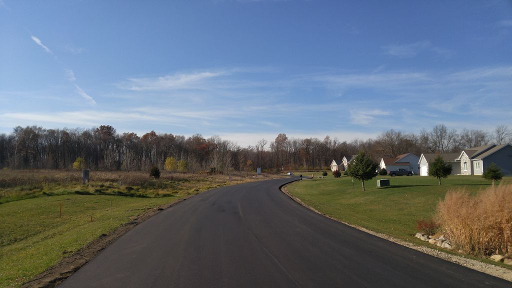 The Valleys, Jackson, MI 49201