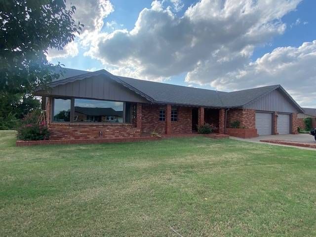 1619 Spruce St, Alva, OK 73717