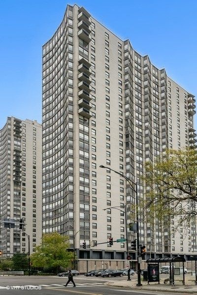 5701 N Sheridan Rd #20H, Chicago, IL 60660