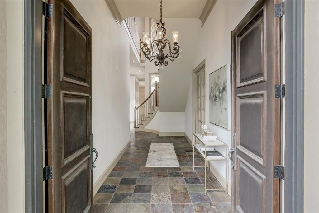 2013 Persa St, Houston, TX 77019