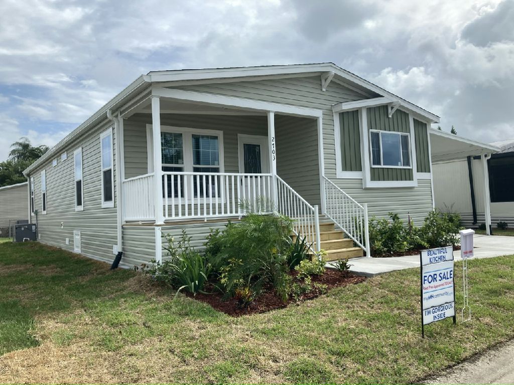 LaBelle Plan in Starlight Ranch, Orlando, FL 32822