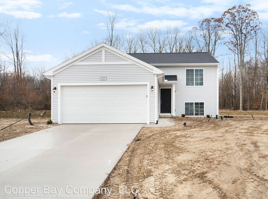 309 N Harris St, Paw Paw, MI 49079