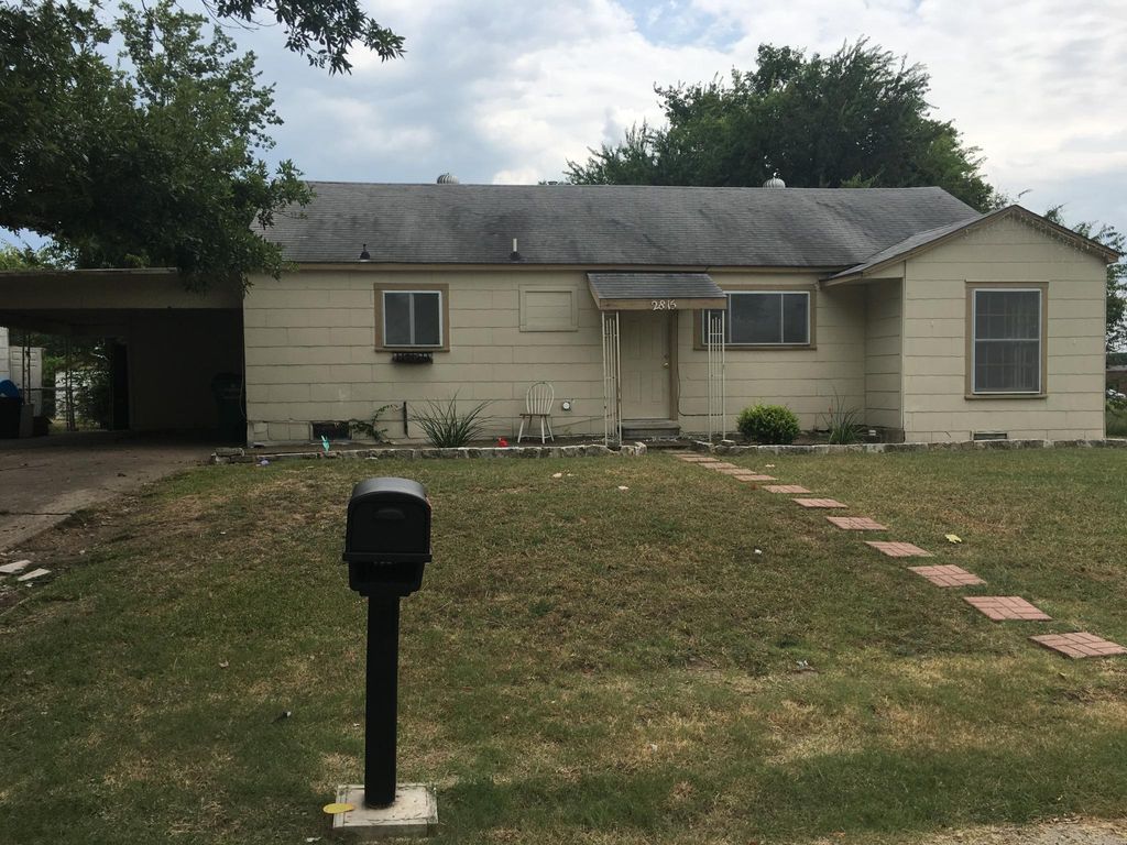 2815 Vinnie St, Greenville, TX 75401