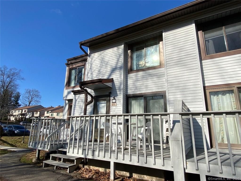 211 Cottonwood Rd 211, Newington, CT 2 Bed, 2 Bath Condo 24 Photos