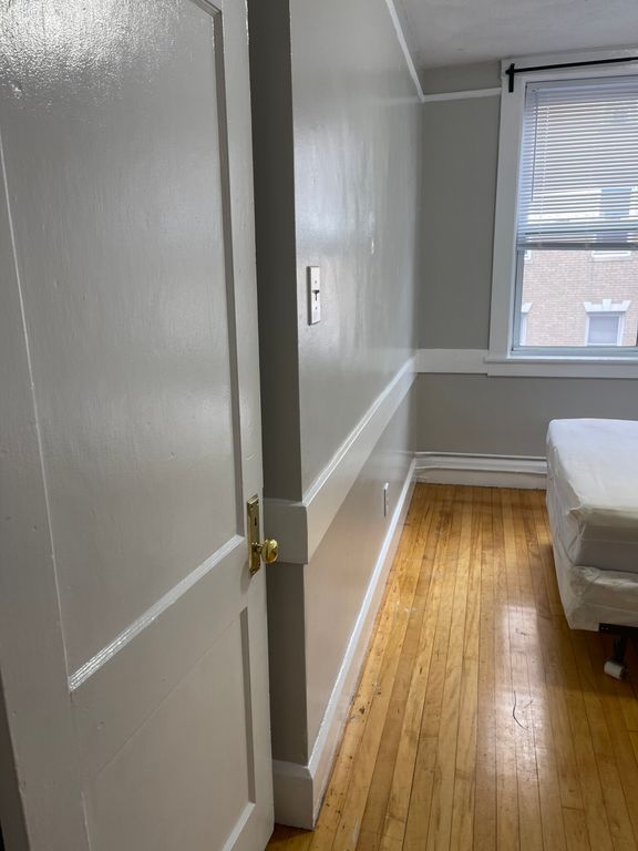 161 Endicott St #3F, Boston, MA 02113