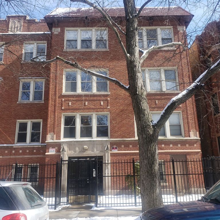 7601 S Essex Ave #2N, Chicago, IL 60649